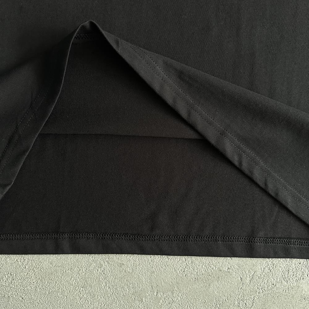 times new roman tee -black