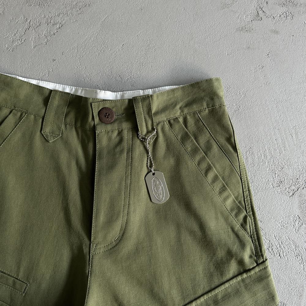 Slant pocket green shorts