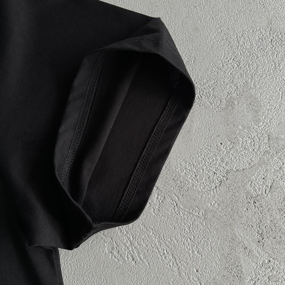 times new roman tee -black