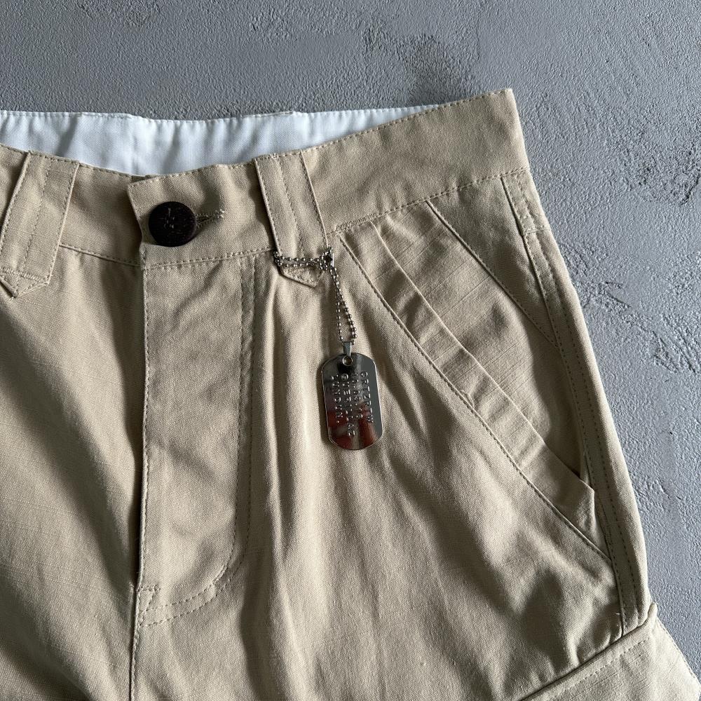 Slant pocket khaki shorts