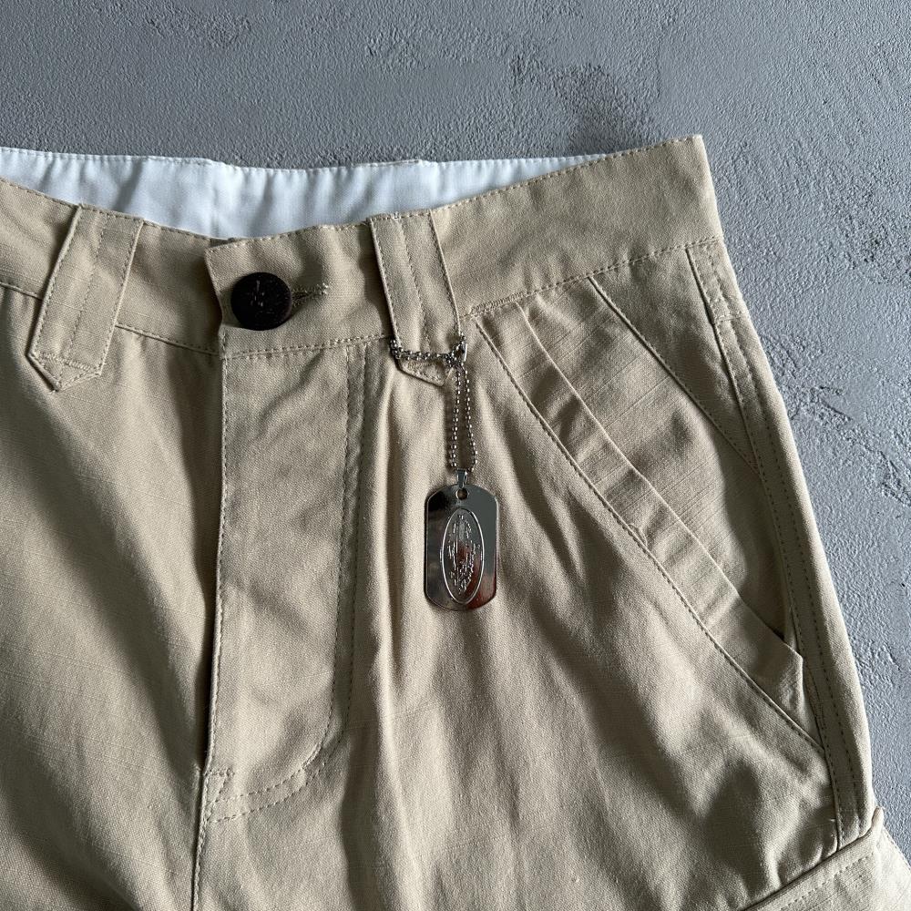 Slant pocket khaki shorts