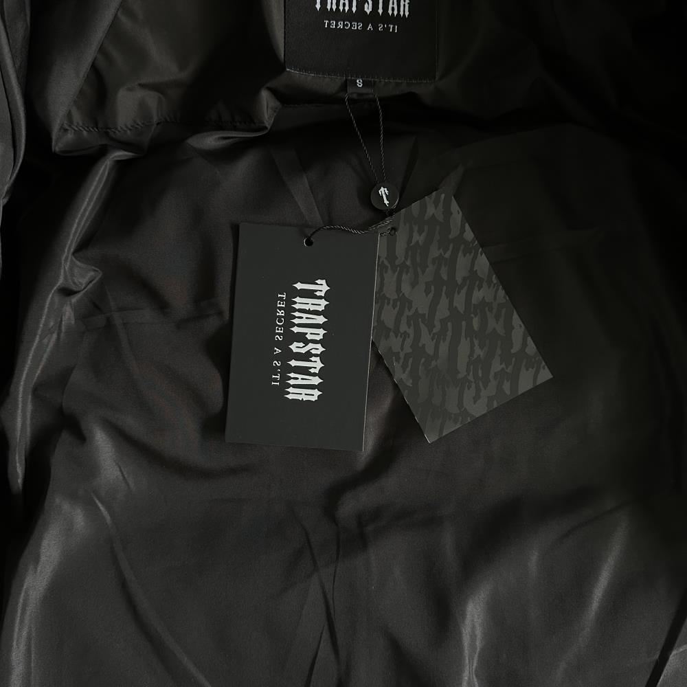 decoded arch puffer-black