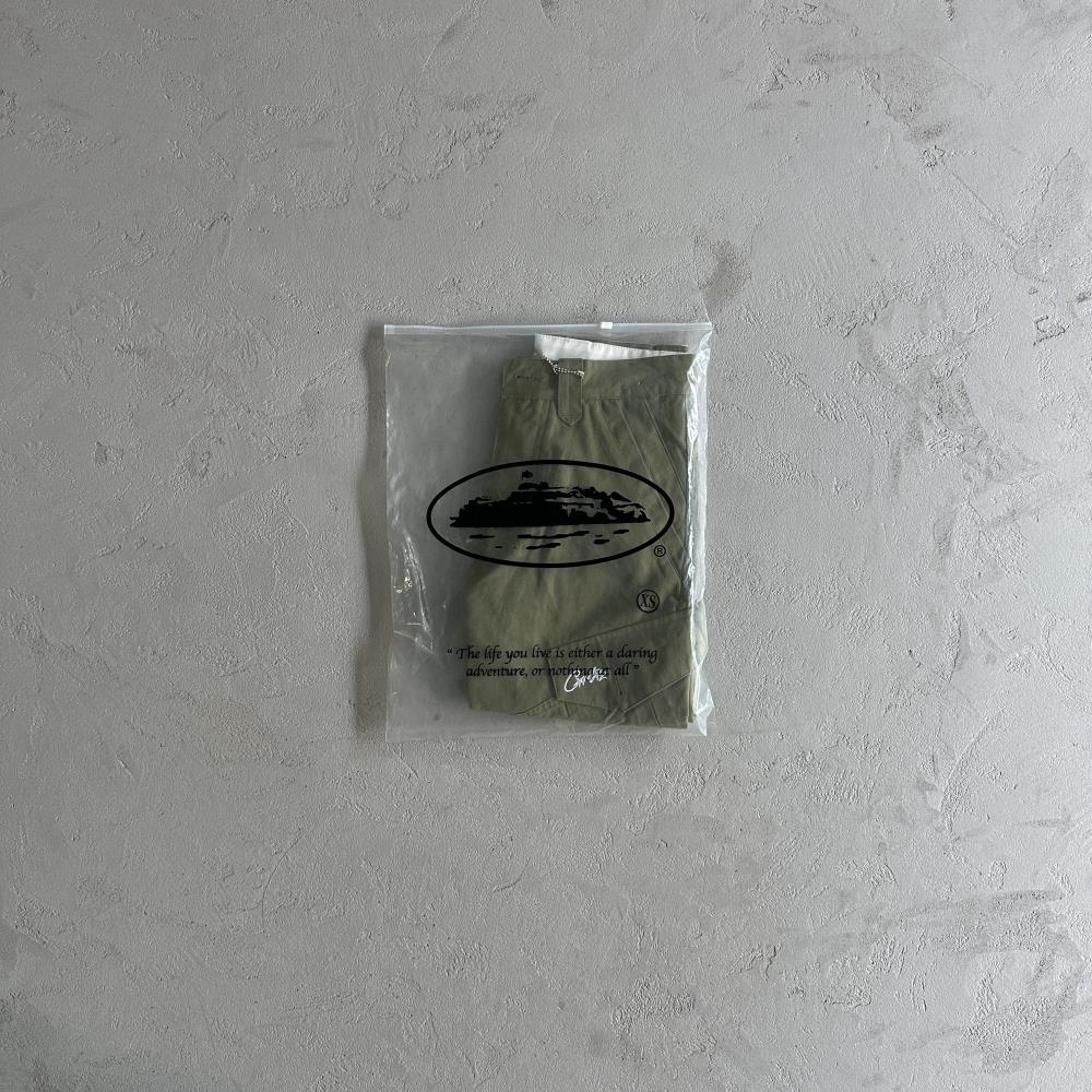 Slant pocket green shorts