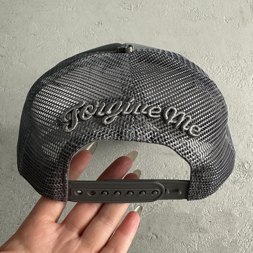 syna trucker cap