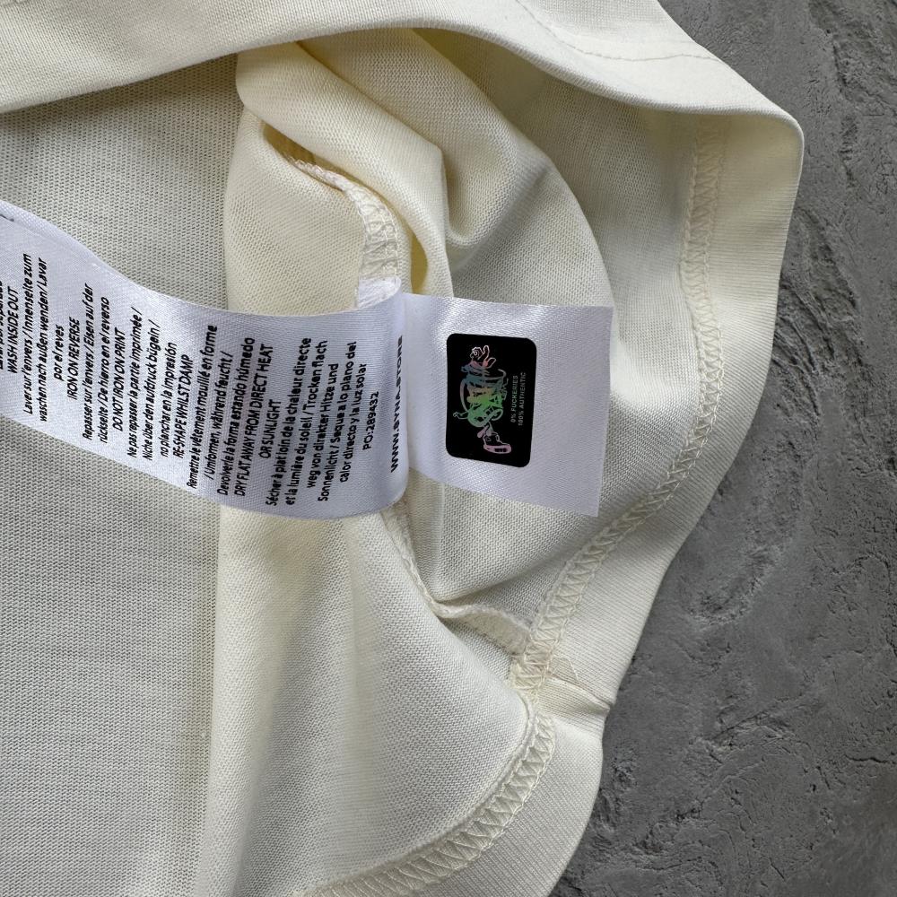 Syna world crest Tee
