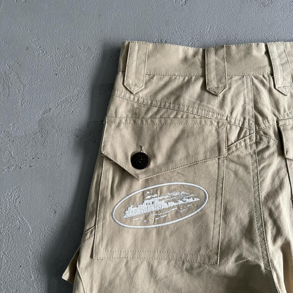 Slant pocket khaki shorts