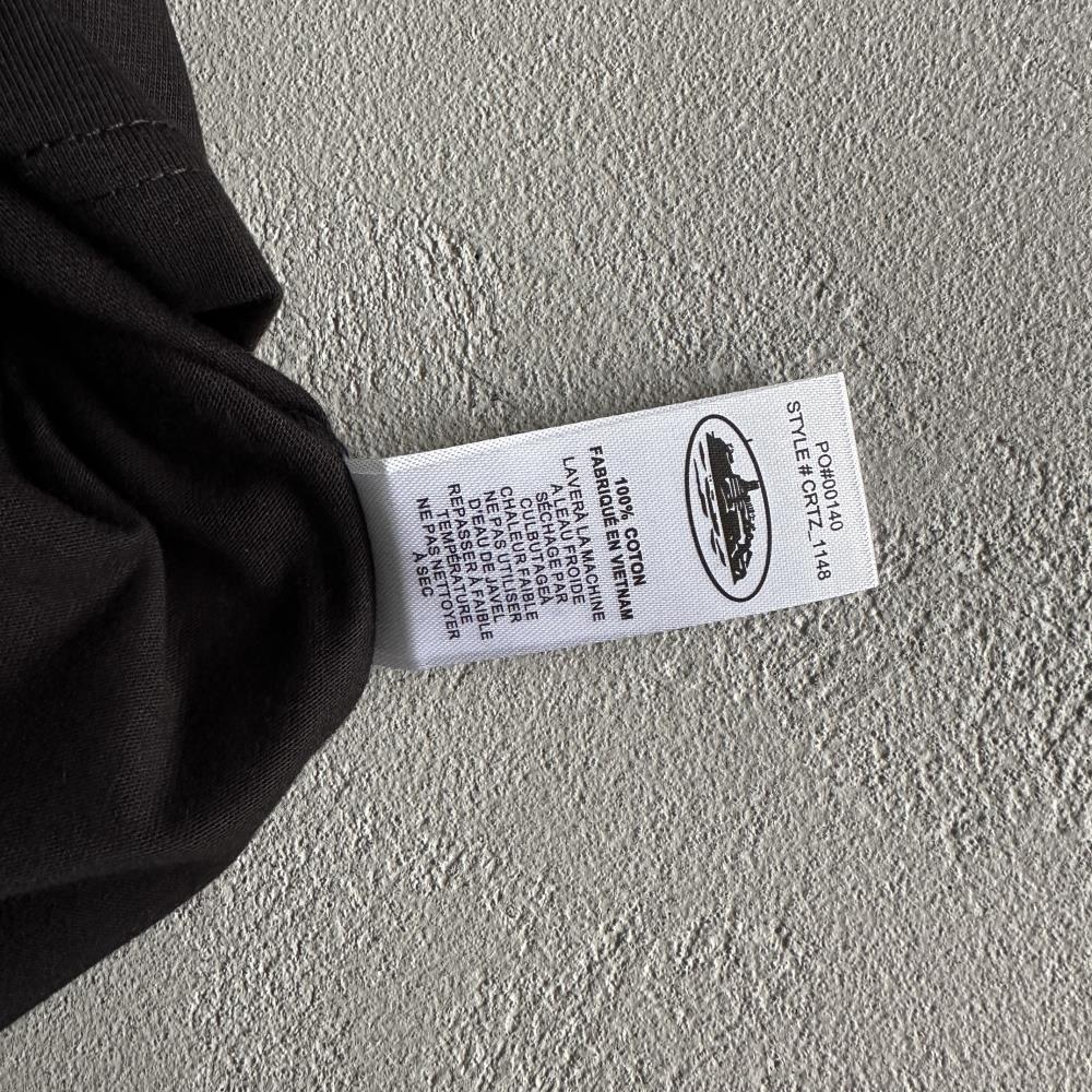 times new roman tee -black