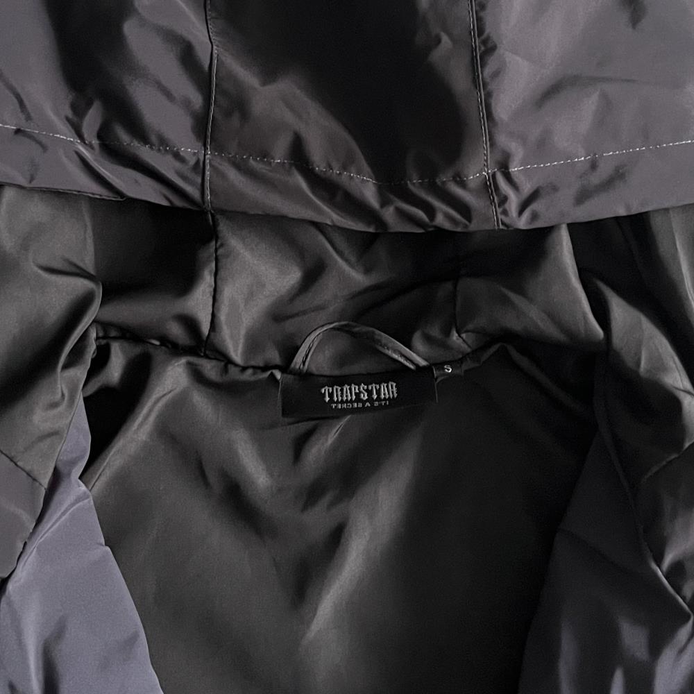 outline arch windbreaker-black gradient