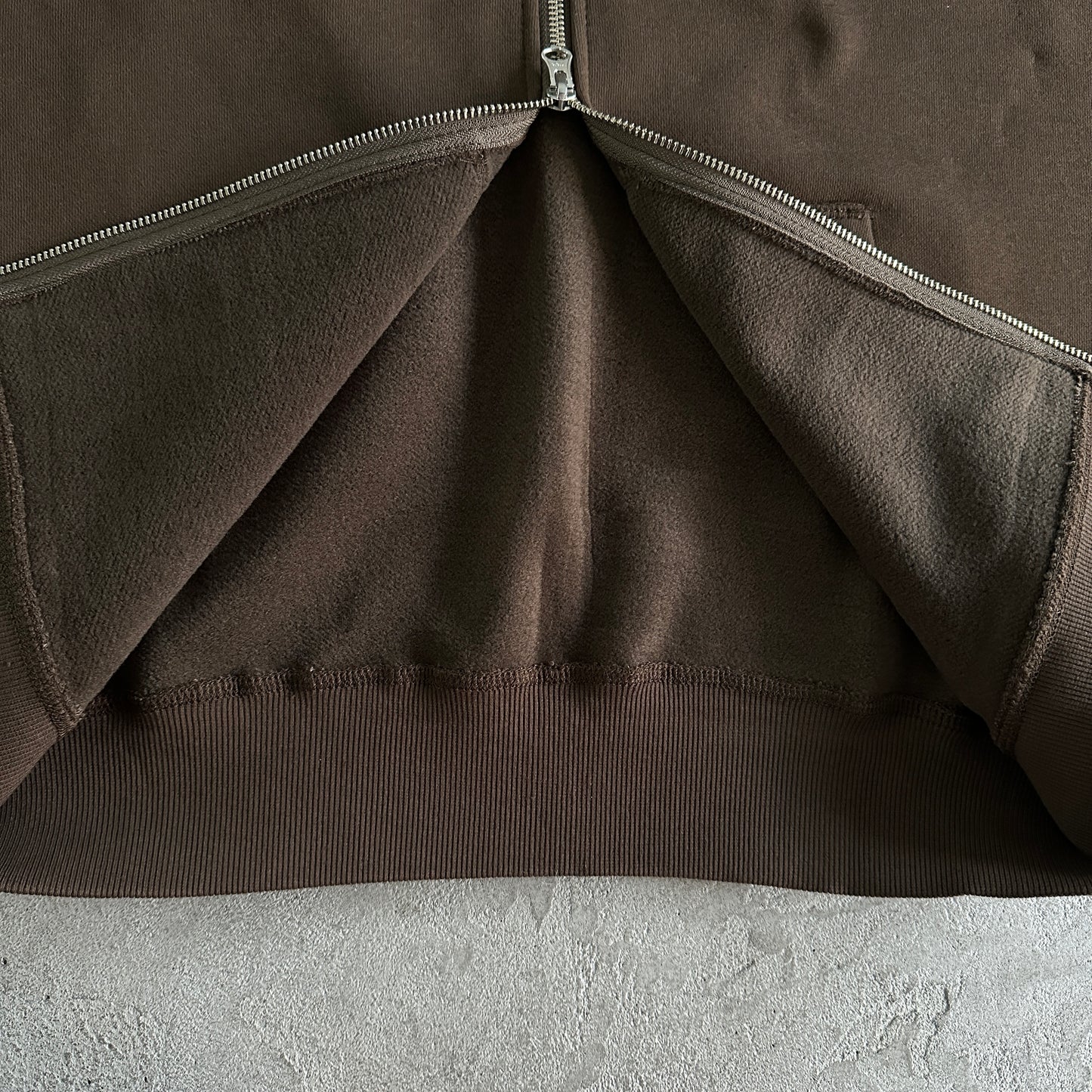 island puff print zip set-brown
