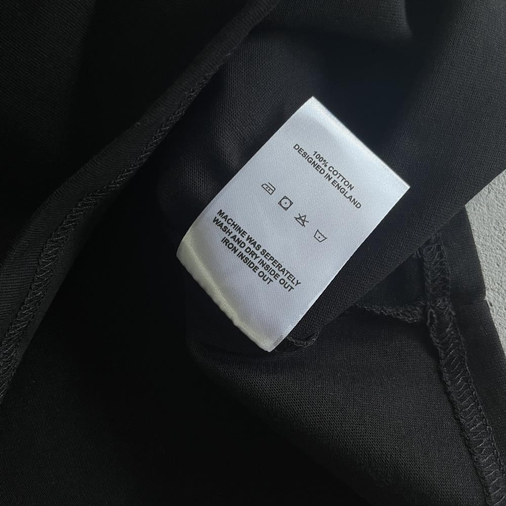 MT letter t-shirt