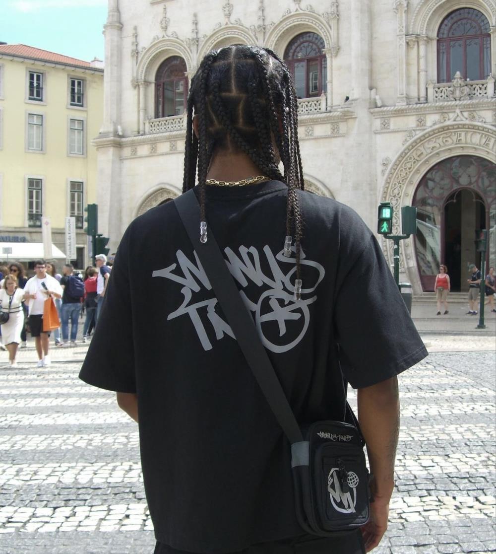 MT letter t-shirt