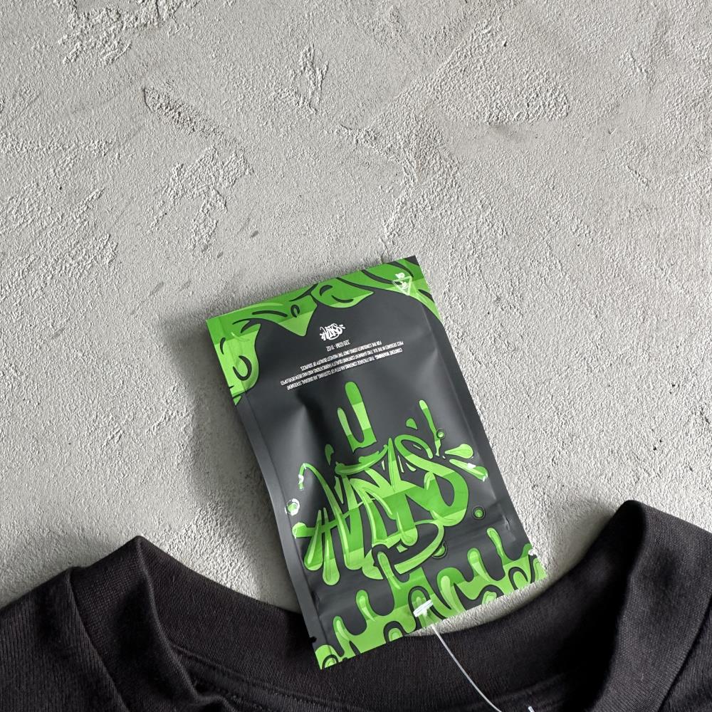 Syna Men's Black T-shirt