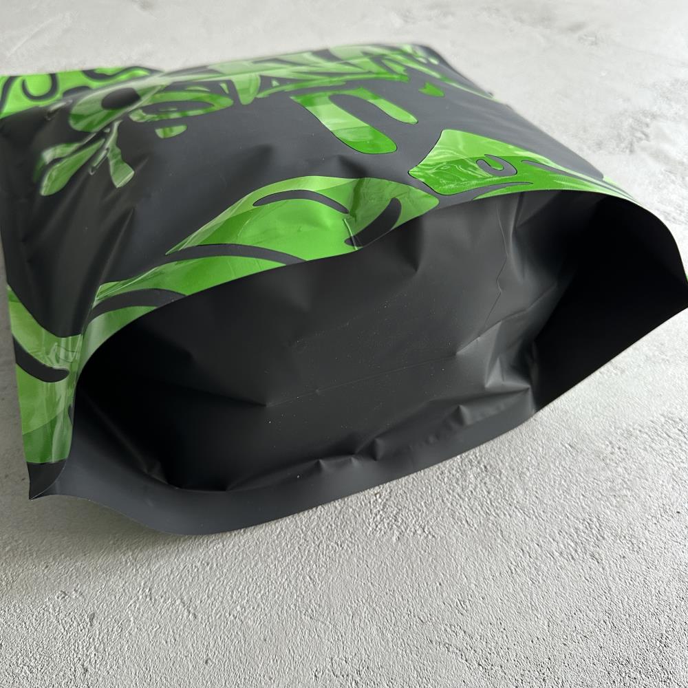 Syna Men's Black T-shirt