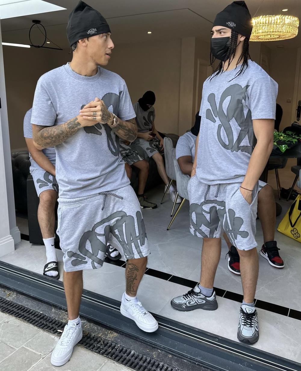 Syna Men's Black T-shirt