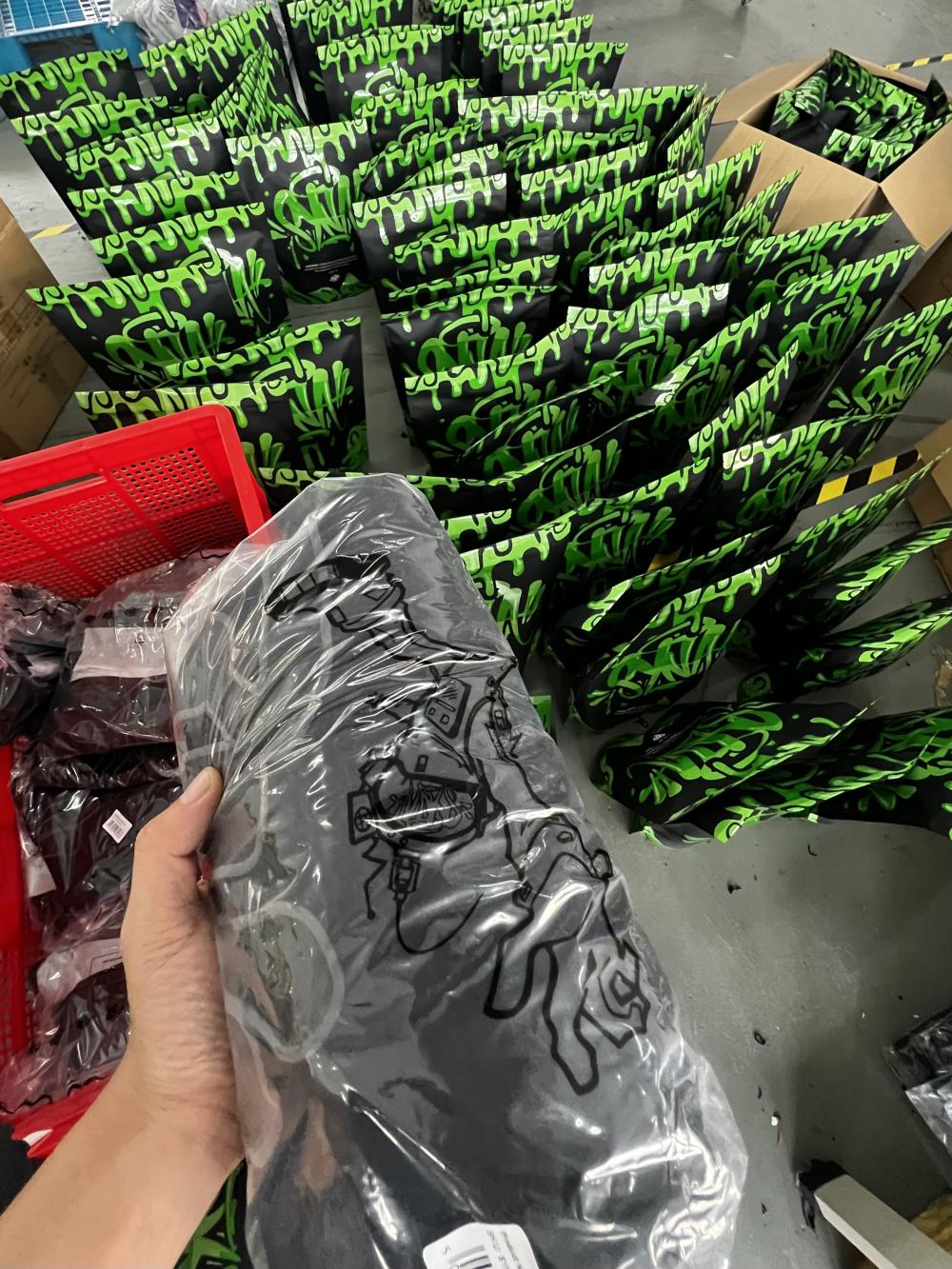 Syna Men's Black T-shirt