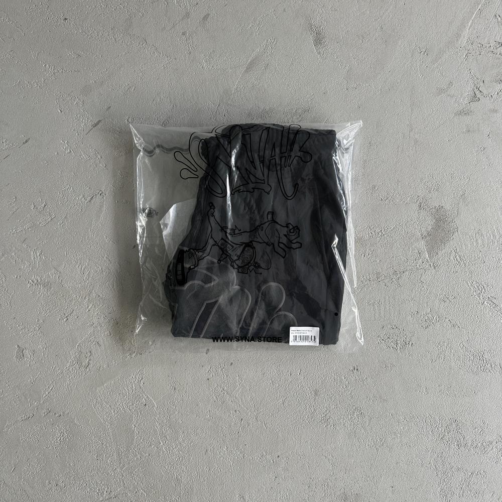 Syna Men's Black T-shirt