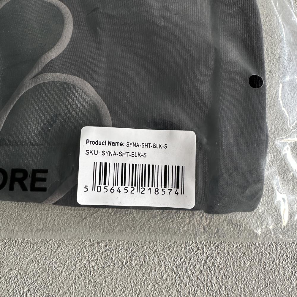 Syna Men's Black T-shirt