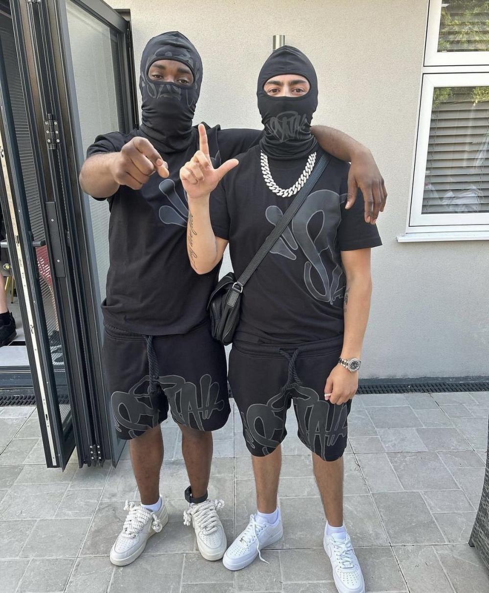 Syna Men's Black T-shirt