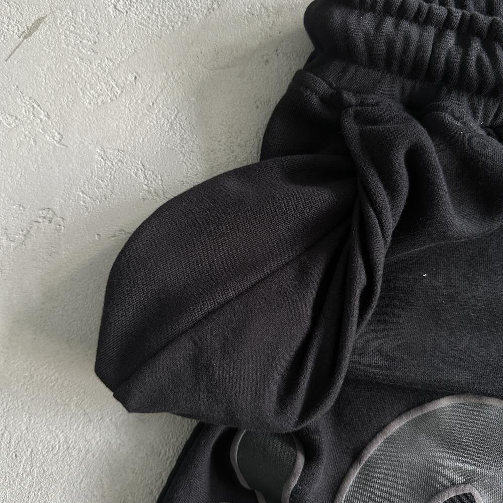 Syna Men's Black T-shirt