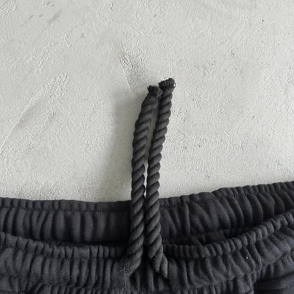 Syna Men's Black T-shirt