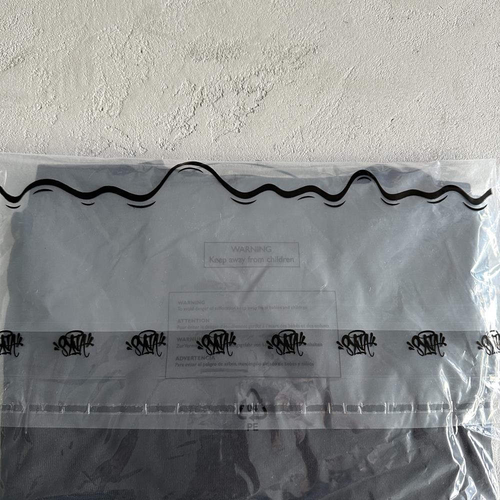 Syna Men's Black T-shirt