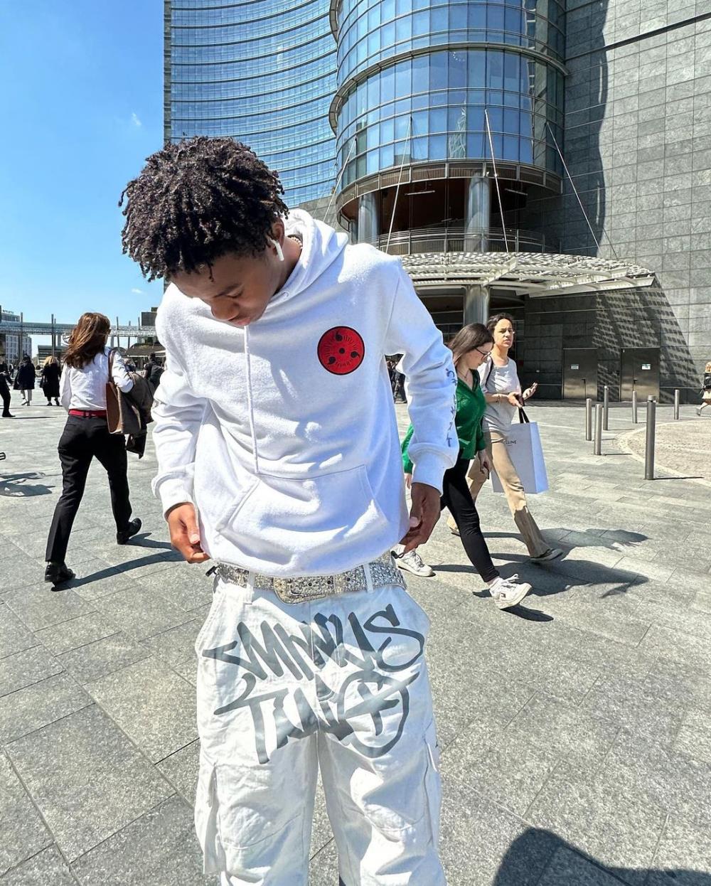 White Graff Cargos