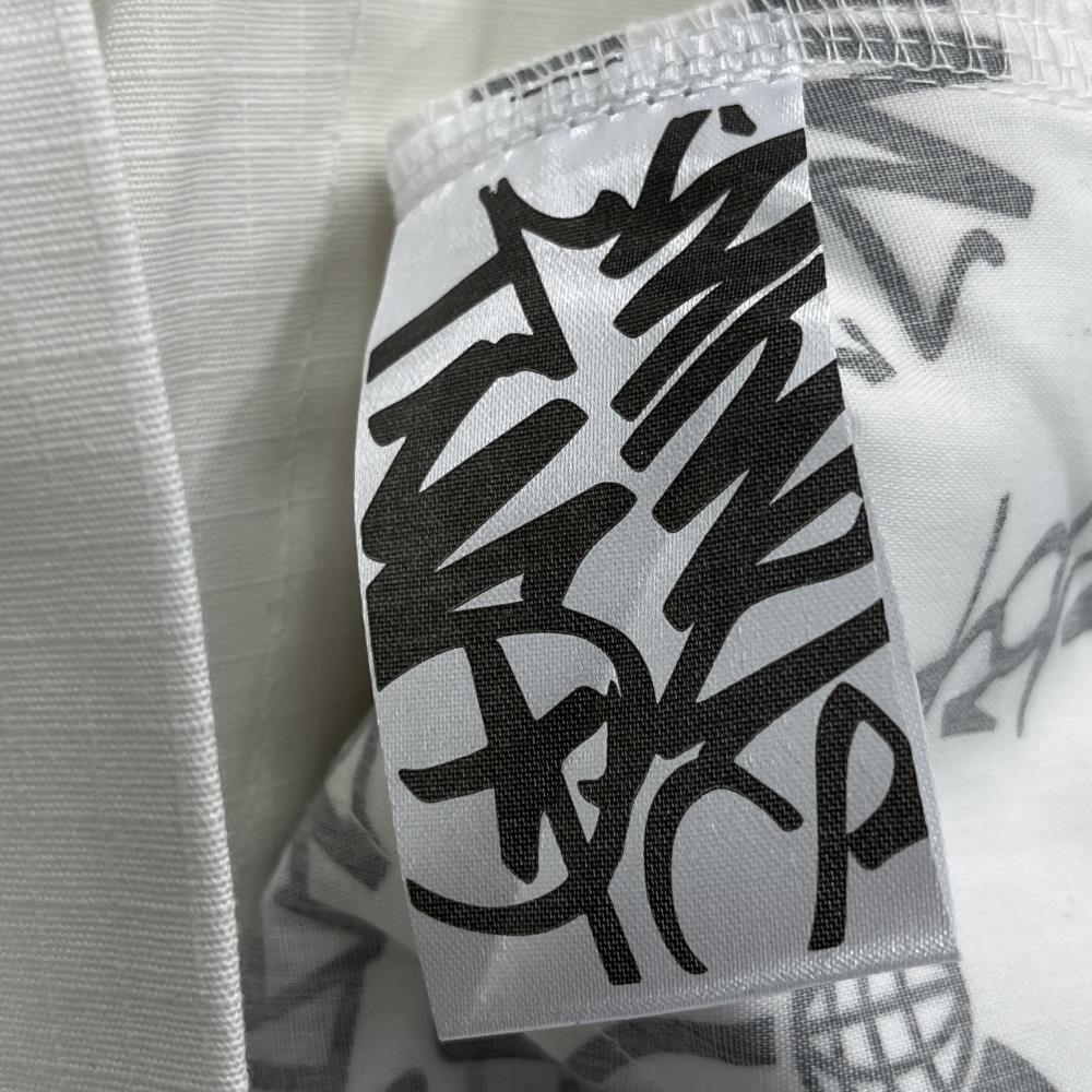 White Graff Cargos