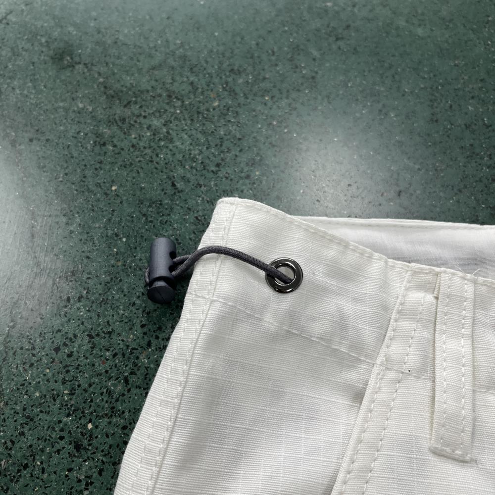 White Graff Cargos