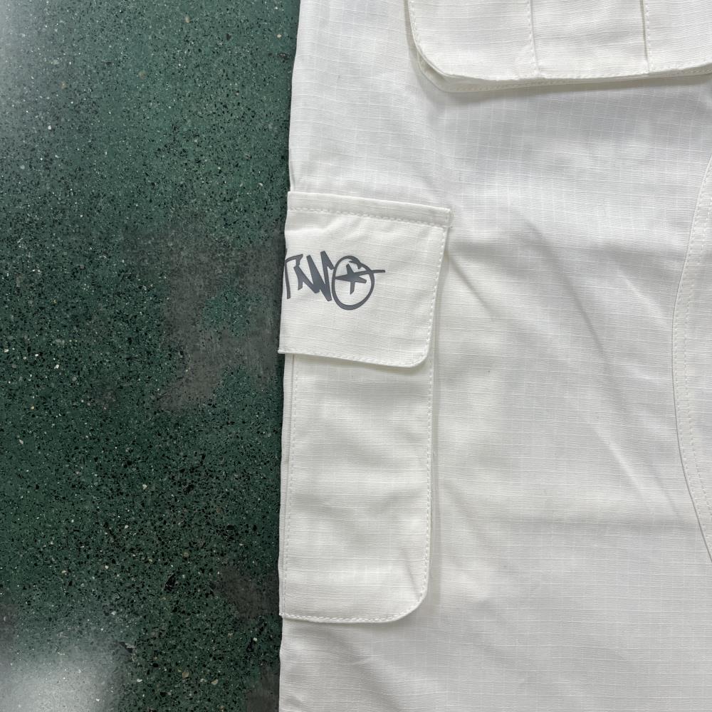 White Graff Cargos