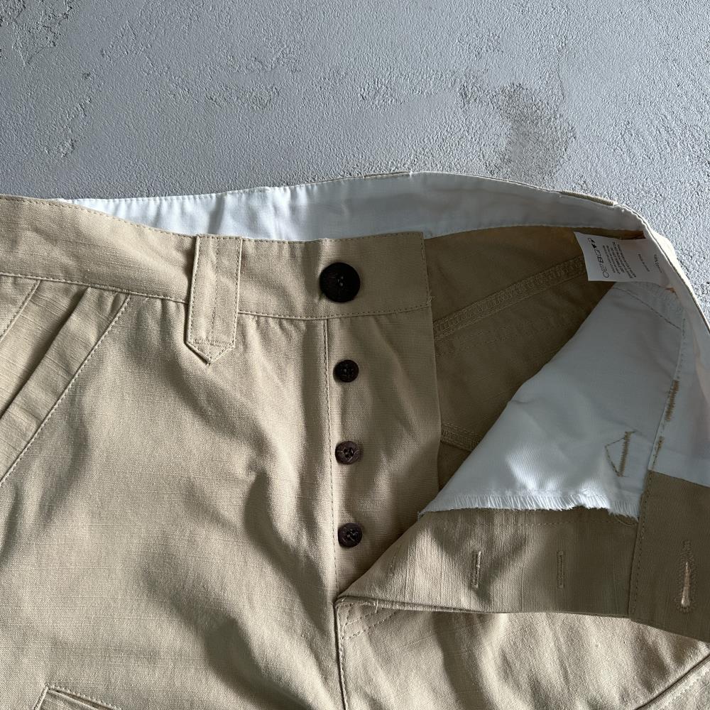 Slant pocket khaki shorts