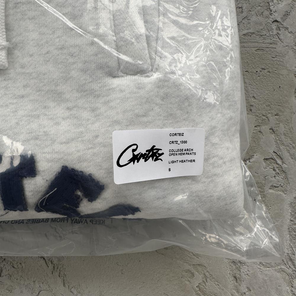 college arch open hem set white