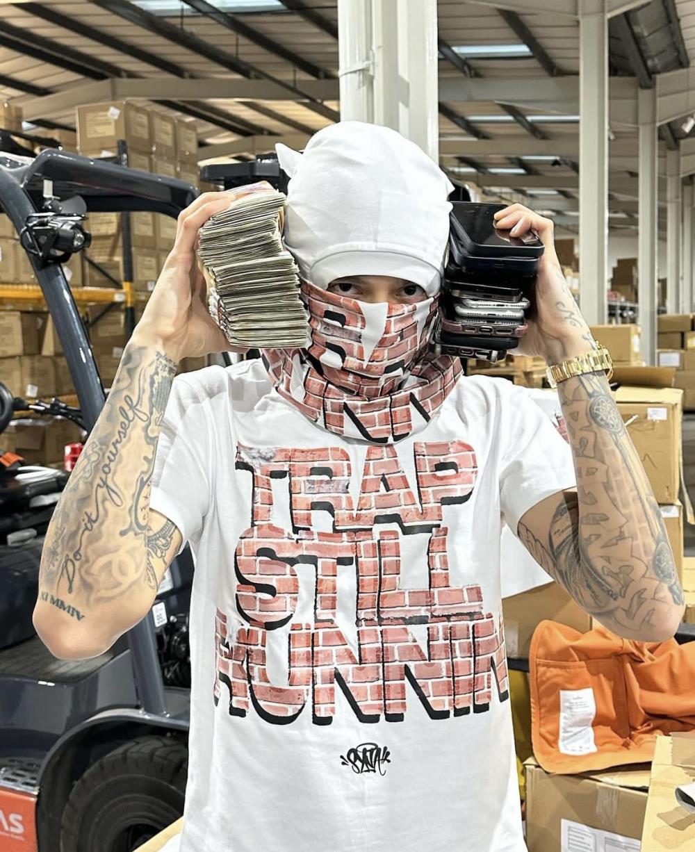 sy trap white tee