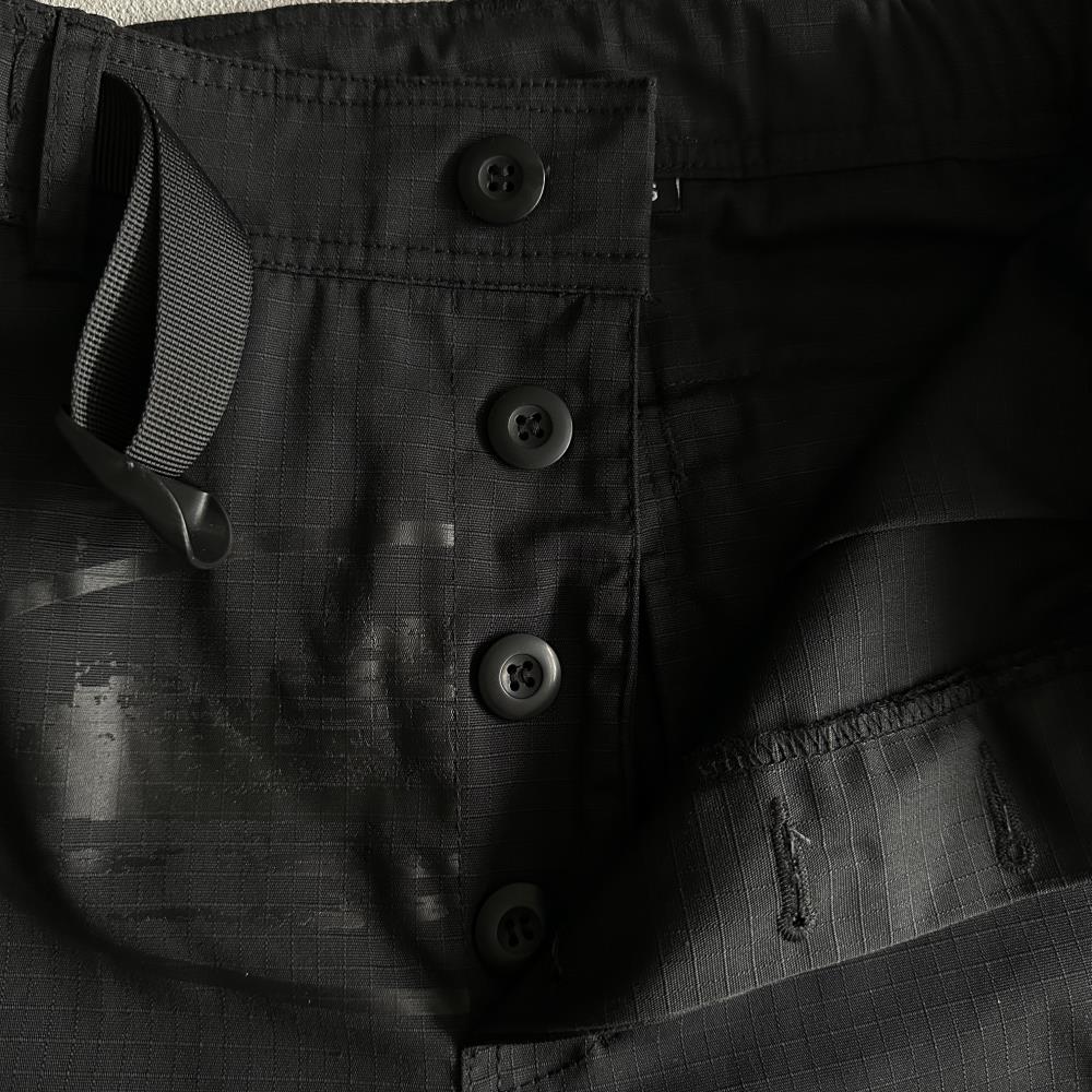 black cargo shorts