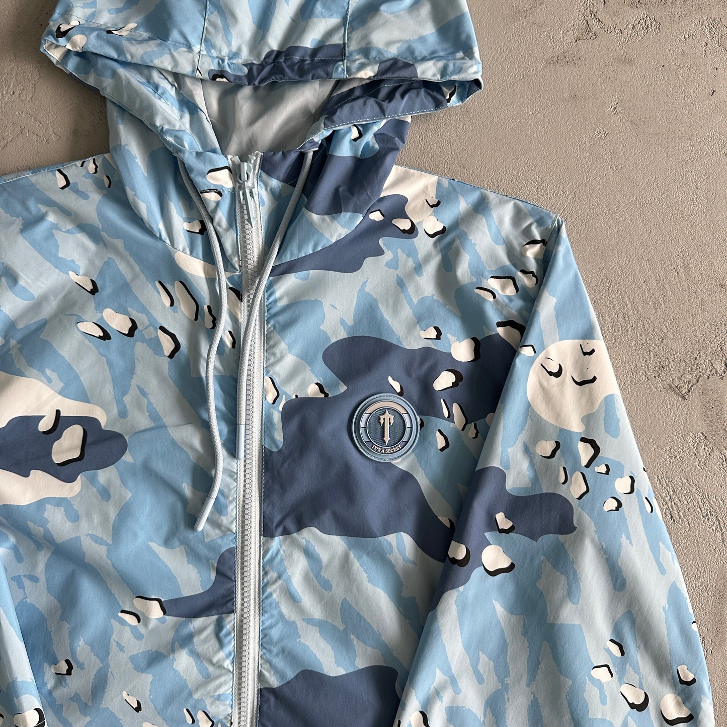 windbreaker suit