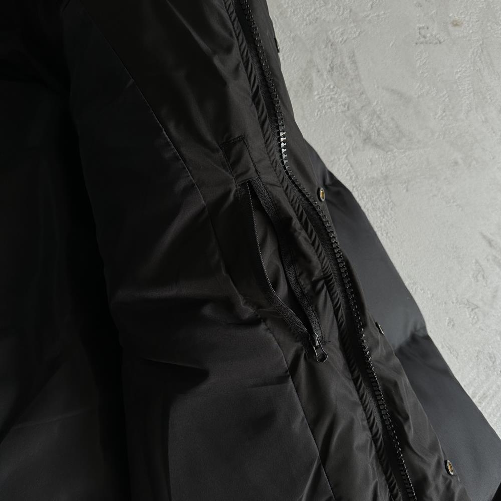 decoded arch puffer-black