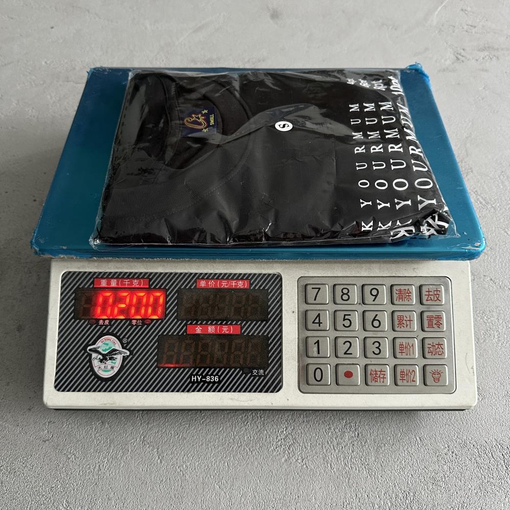 times new roman tee -black