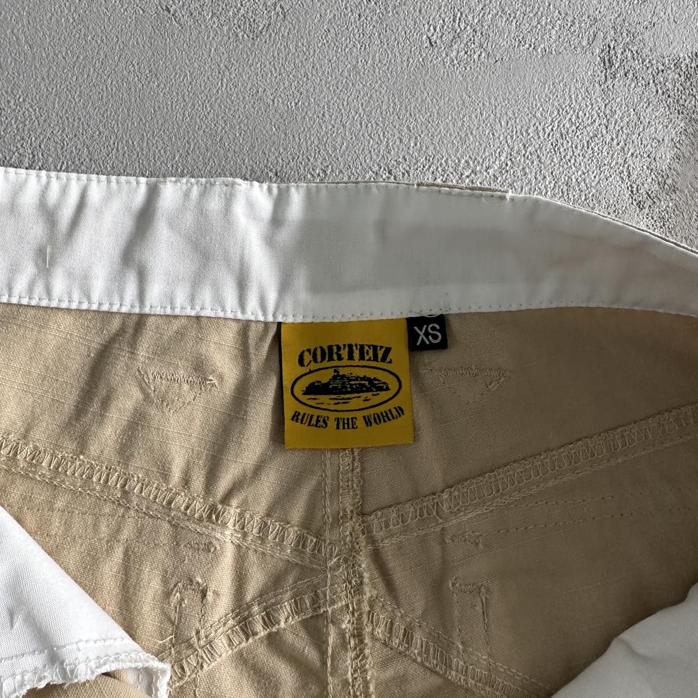 Slant pocket khaki shorts