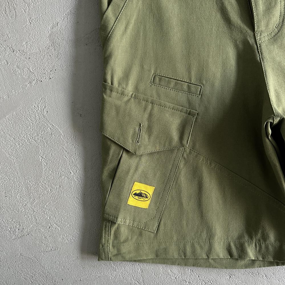 Slant pocket green shorts