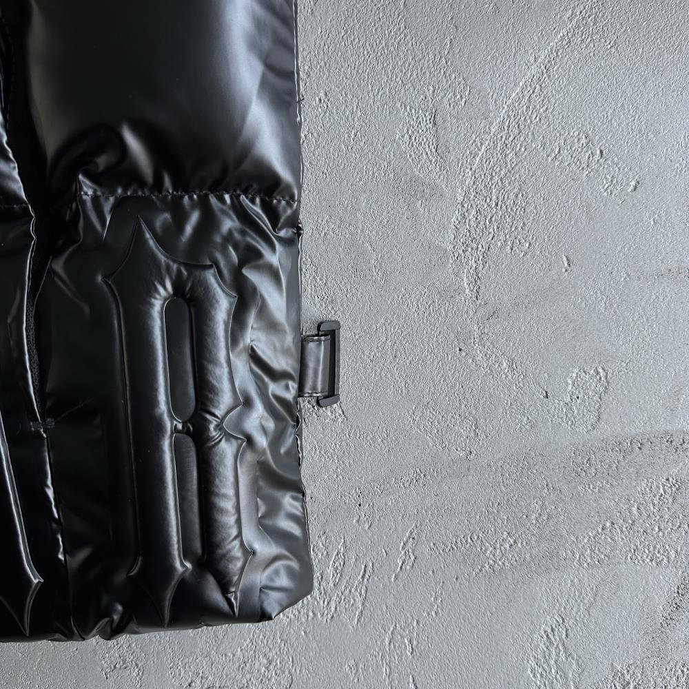 irongate embossed puffer