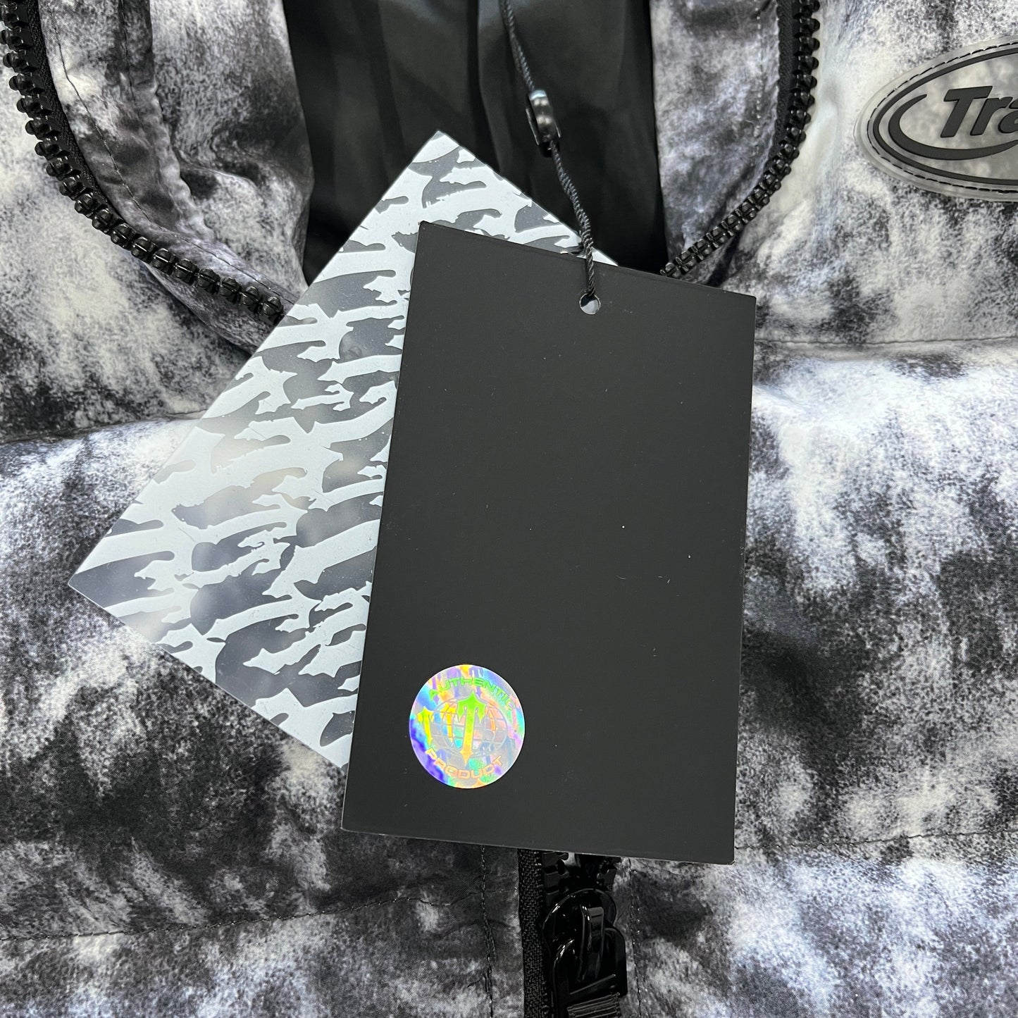 hyperdrive puffer jacket-tie dye black/grey
