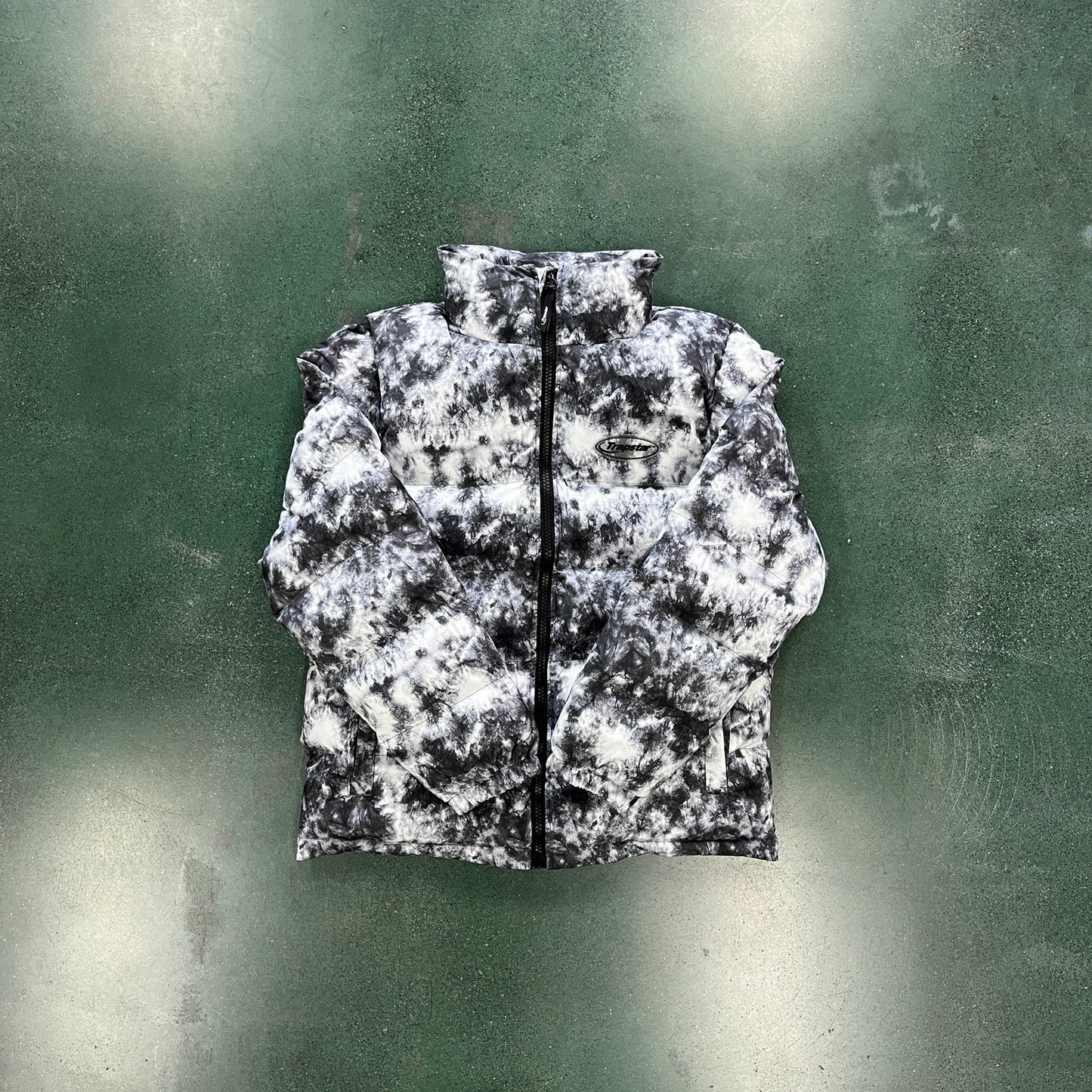 hyperdrive puffer jacket-tie dye black/grey
