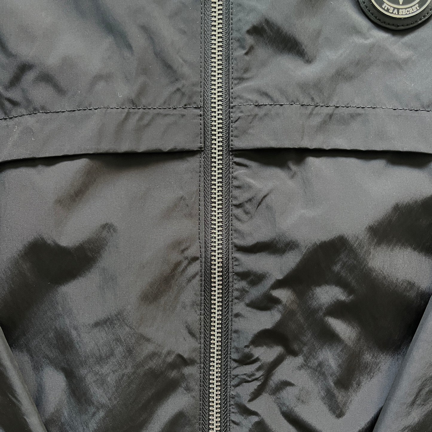 irongate T windbreaker-black