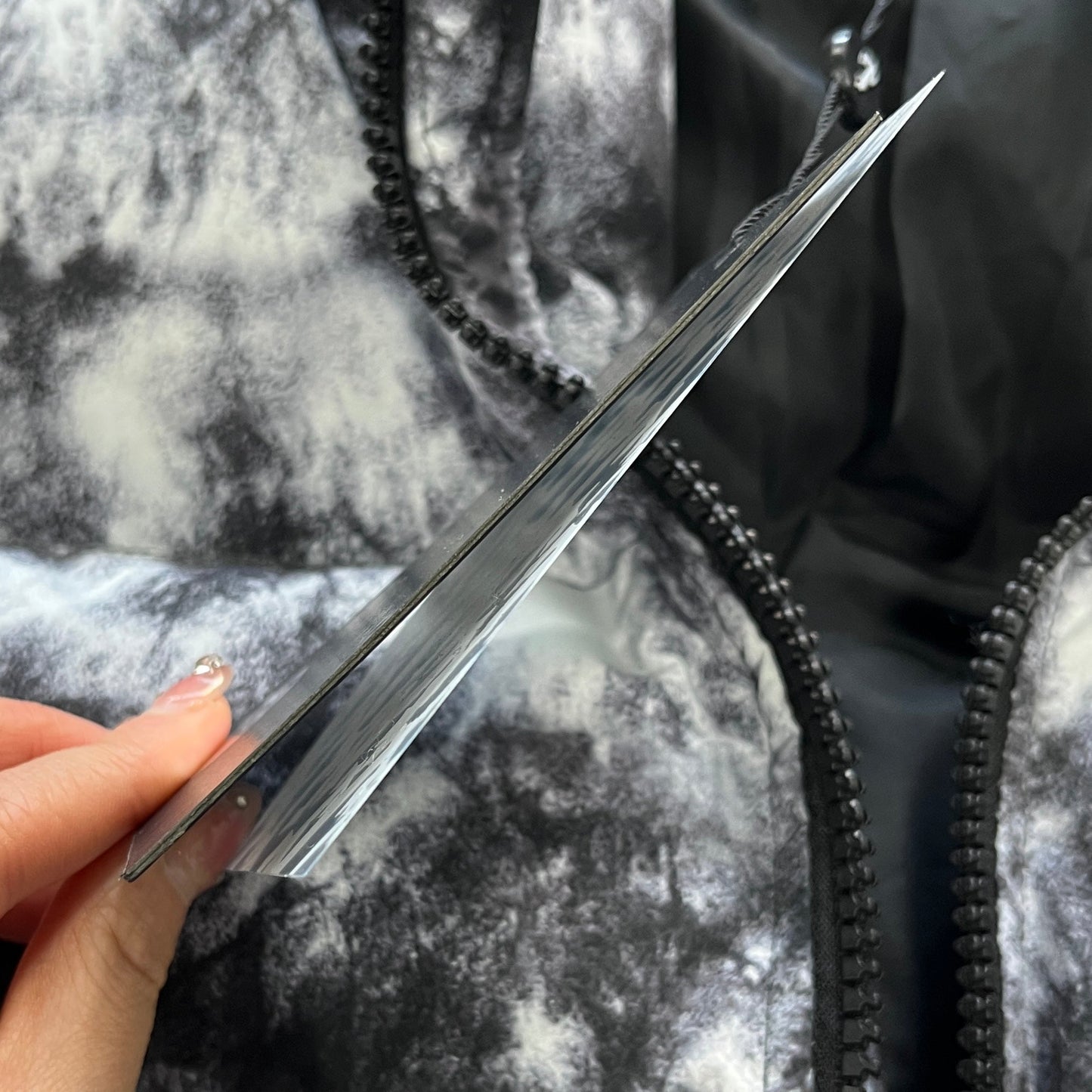hyperdrive puffer jacket-tie dye black/grey