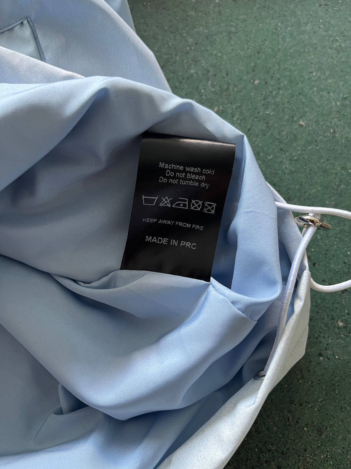 irongate T windbreaker-blue grdient blue