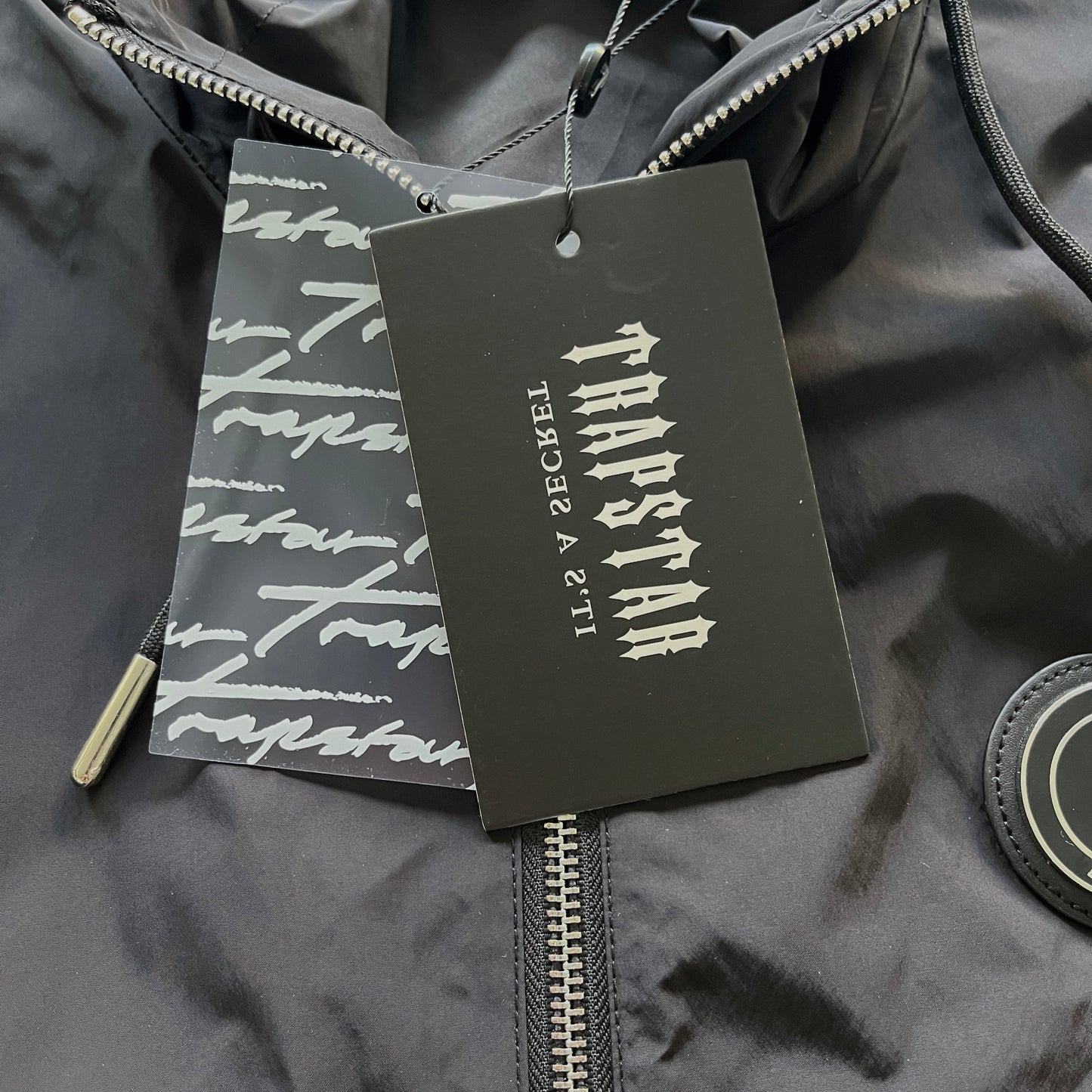 irongate T windbreaker-black