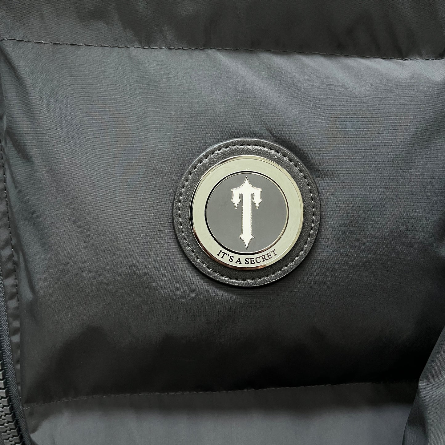 DETACHABLE HOODED PUFFER JACKET-stone