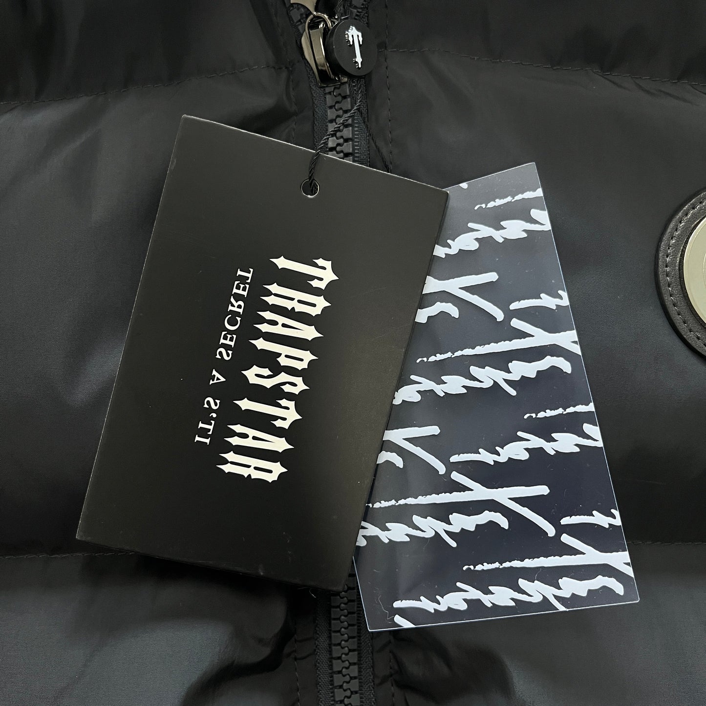 DETACHABLE HOODED PUFFER JACKET-stone