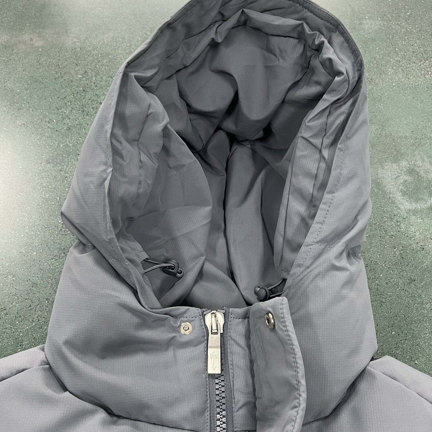 Decoded 2025 hooded puffer-GREY