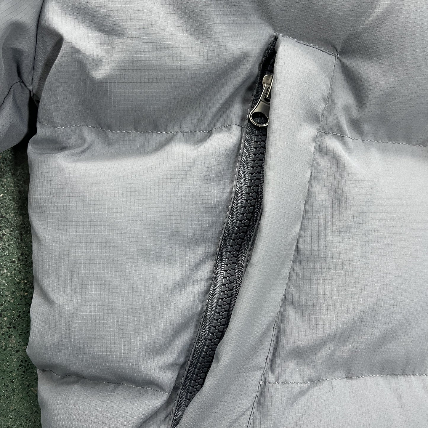 Decoded 2025 hooded puffer-GREY