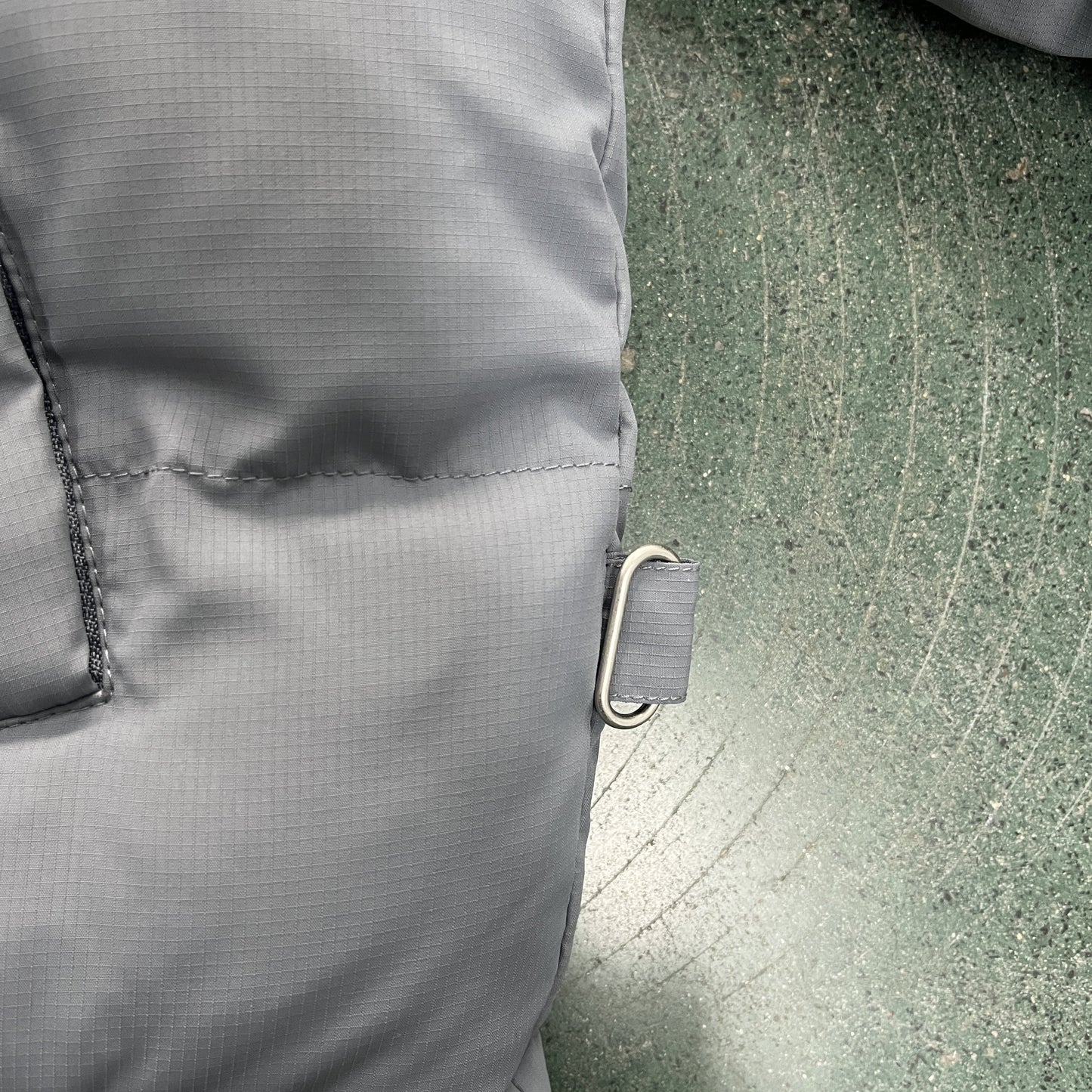 Decoded 2025 hooded puffer-GREY